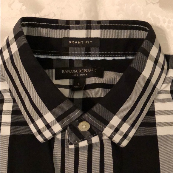 Banana Republic Non Iron Grant Fit Dress Shirt - Picture 2 of 3